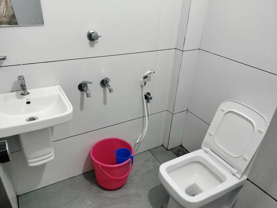 Everest Lodge Payyannur